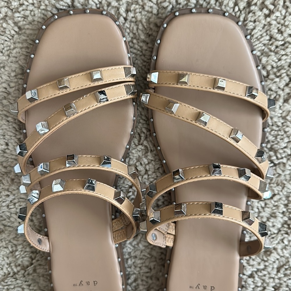 Studded sandals - Picture 5 of 5